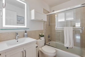 039_ 2652 La Salle Way 