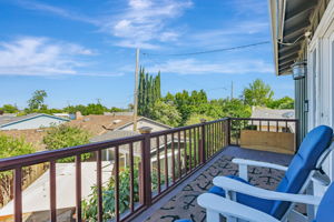 043_ 2652 La Salle Way 