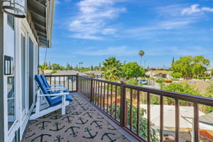 044_ 2652 La Salle Way 