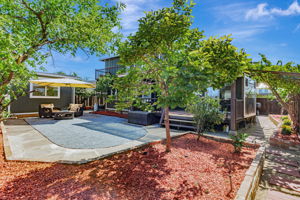 055_ 2652 La Salle Way 