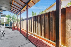 060_ 2652 La Salle Way 