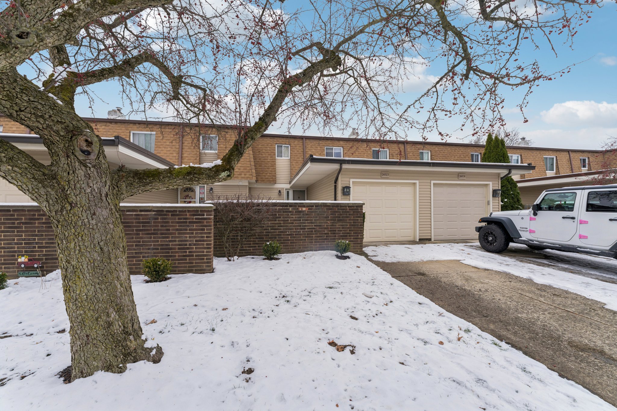 Sussex Dr-S1012-002.jpg