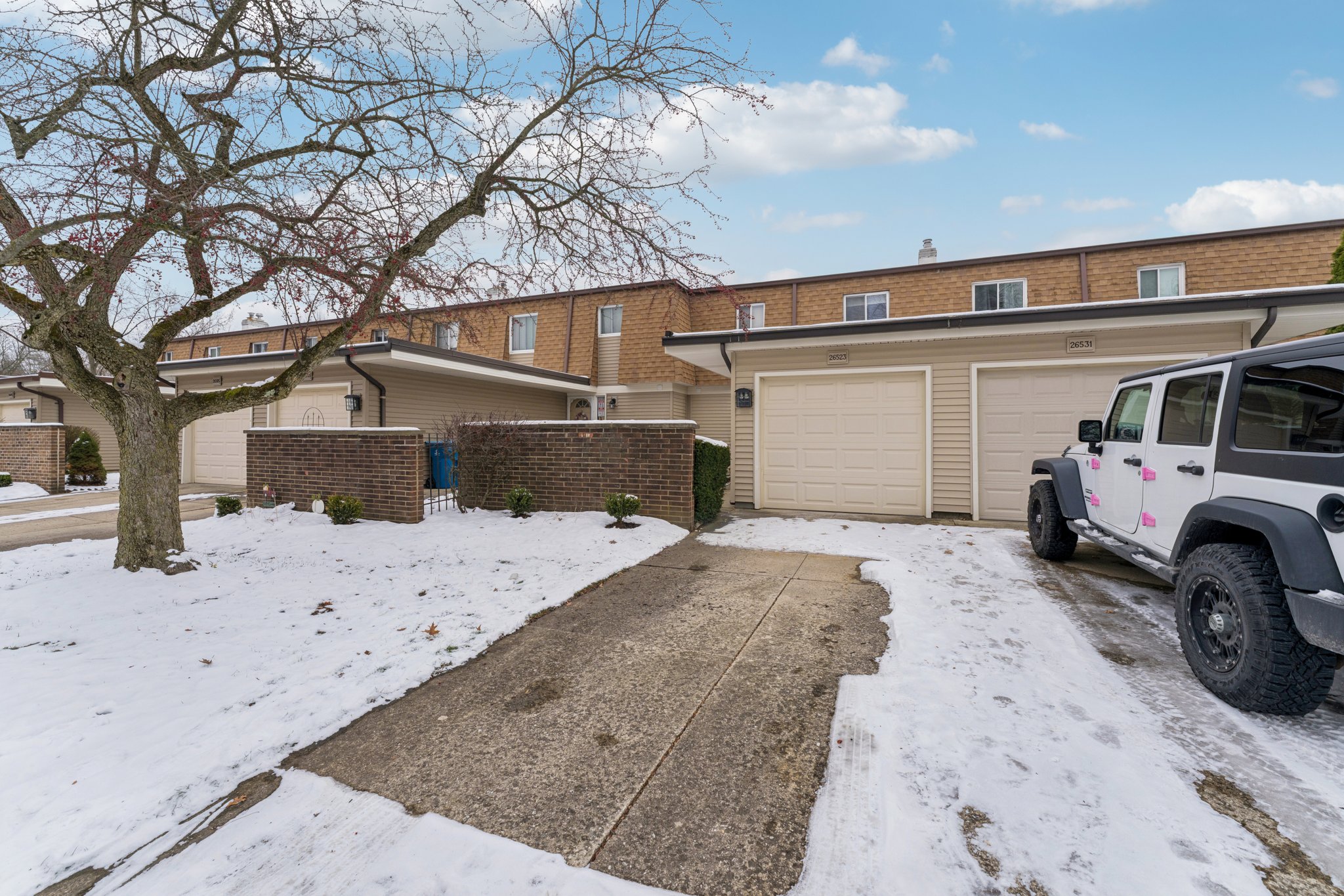 Sussex Dr-S1012-003.jpg