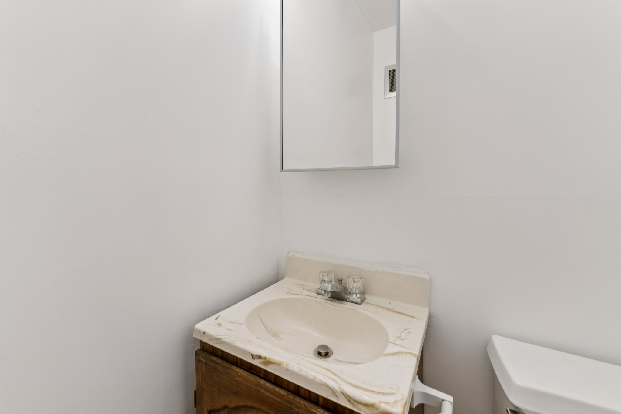 Sussex Dr-S1012-016.jpg