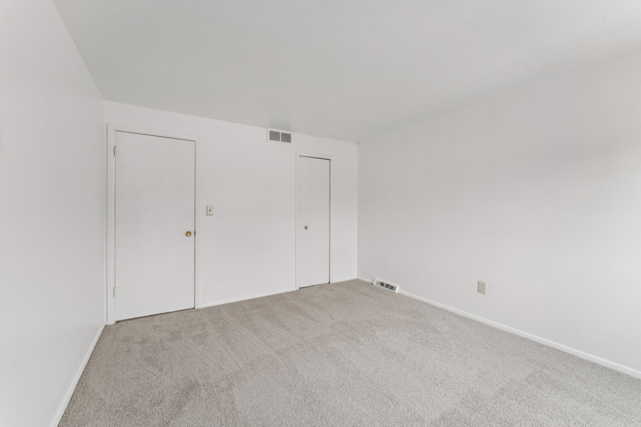 Sussex Dr-S1012-024.jpg