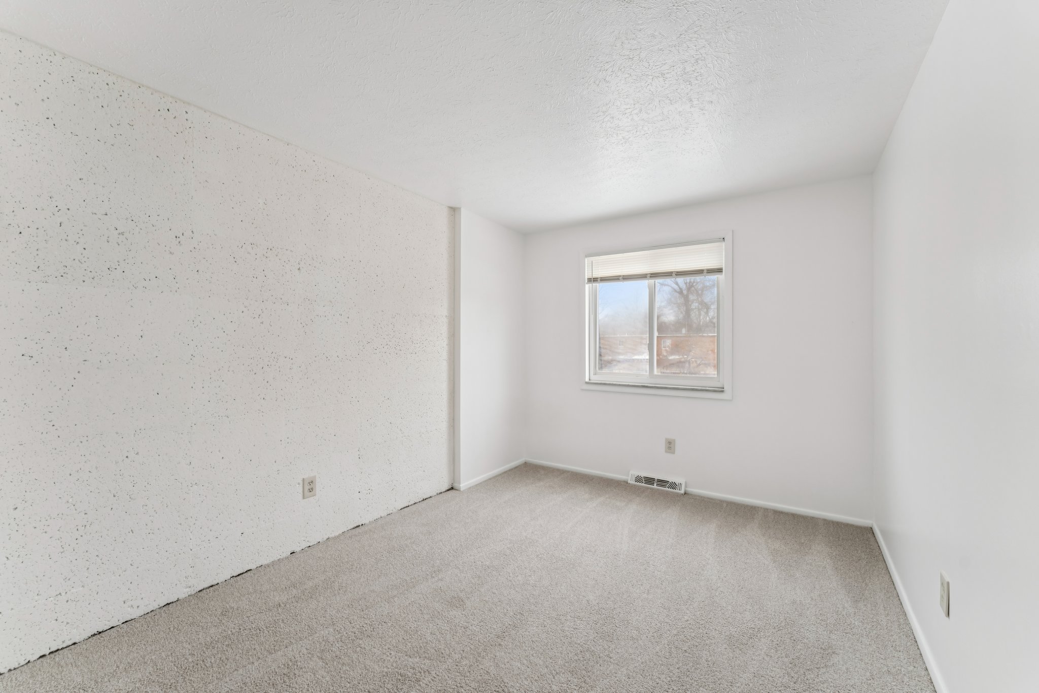 Sussex Dr-S1012-026.jpg