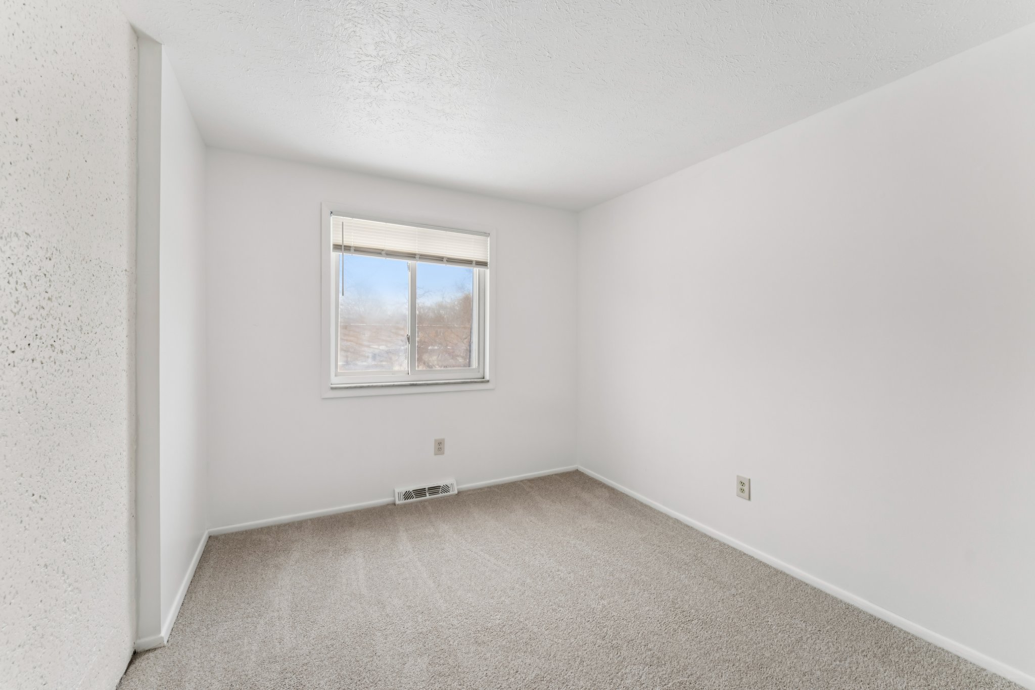 Sussex Dr-S1012-028.jpg