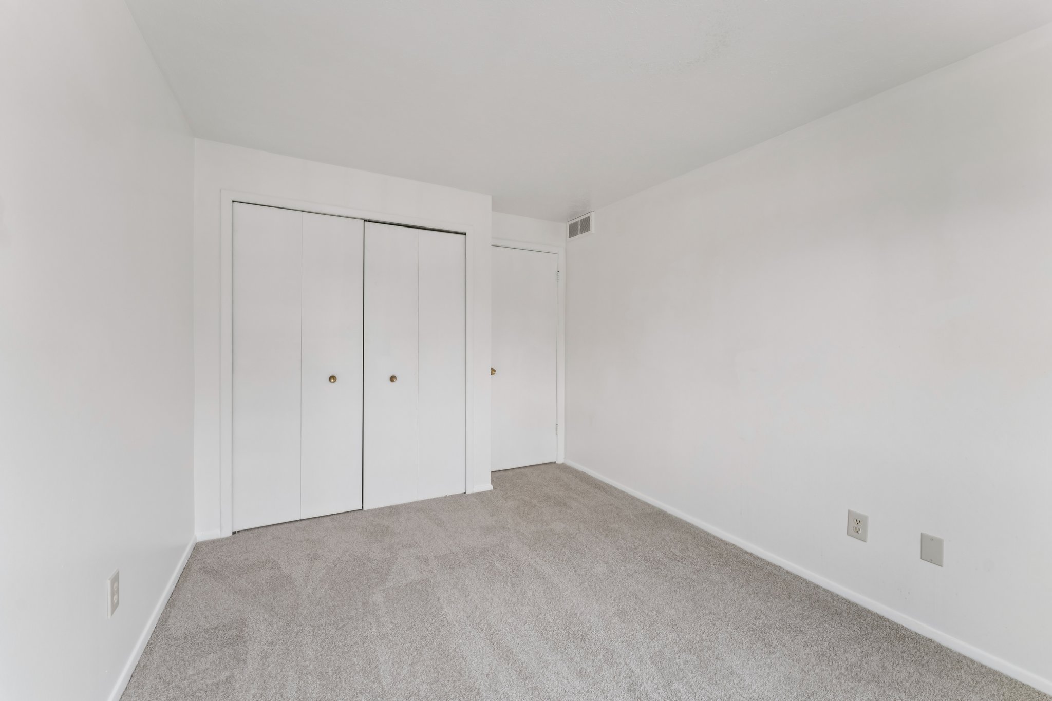 Sussex Dr-S1012-031.jpg