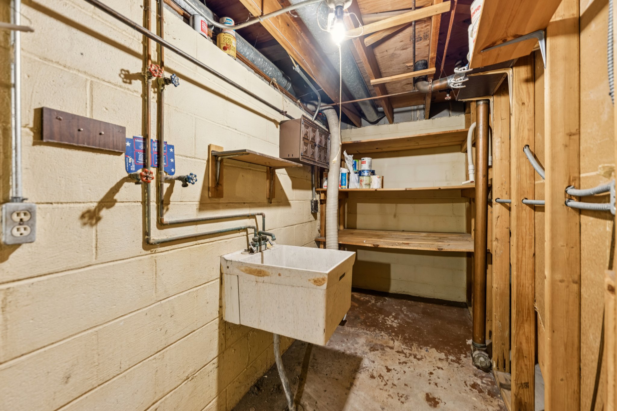 Sussex Dr-S1012-036.jpg