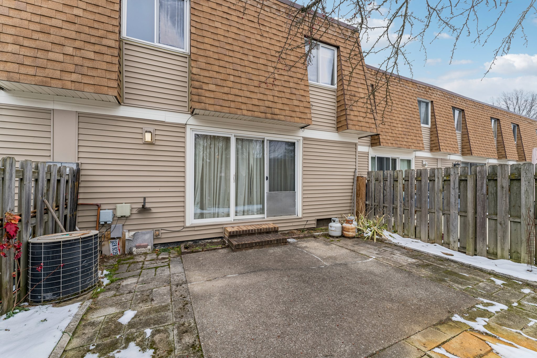 Sussex Dr-S1012-038.jpg