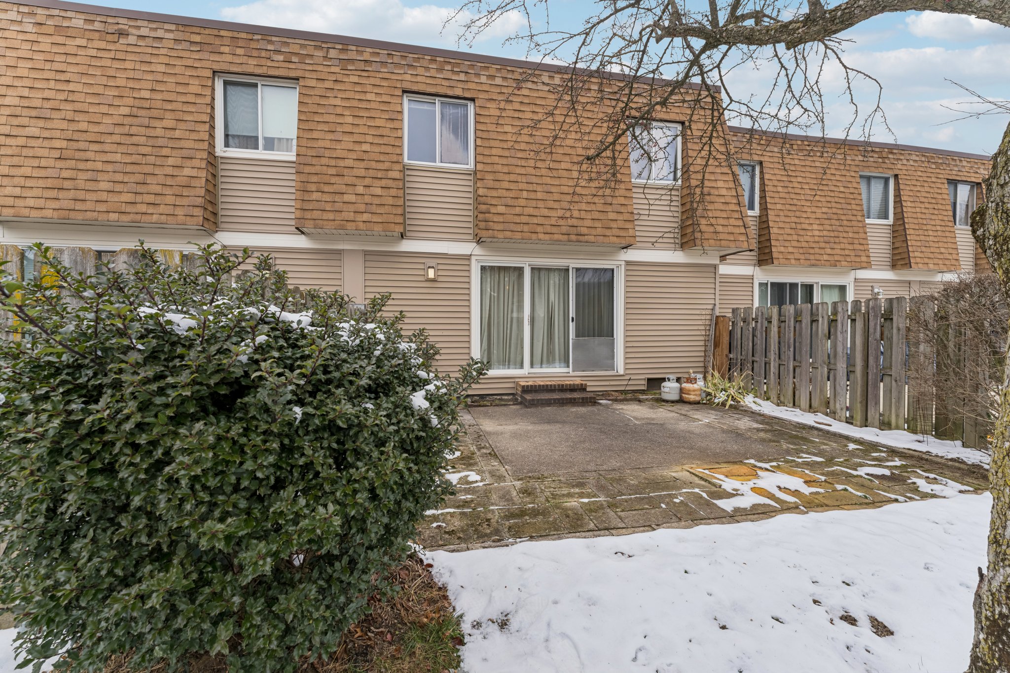 Sussex Dr-S1012-039.jpg