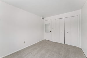 Sussex Dr-S1012-027.jpg