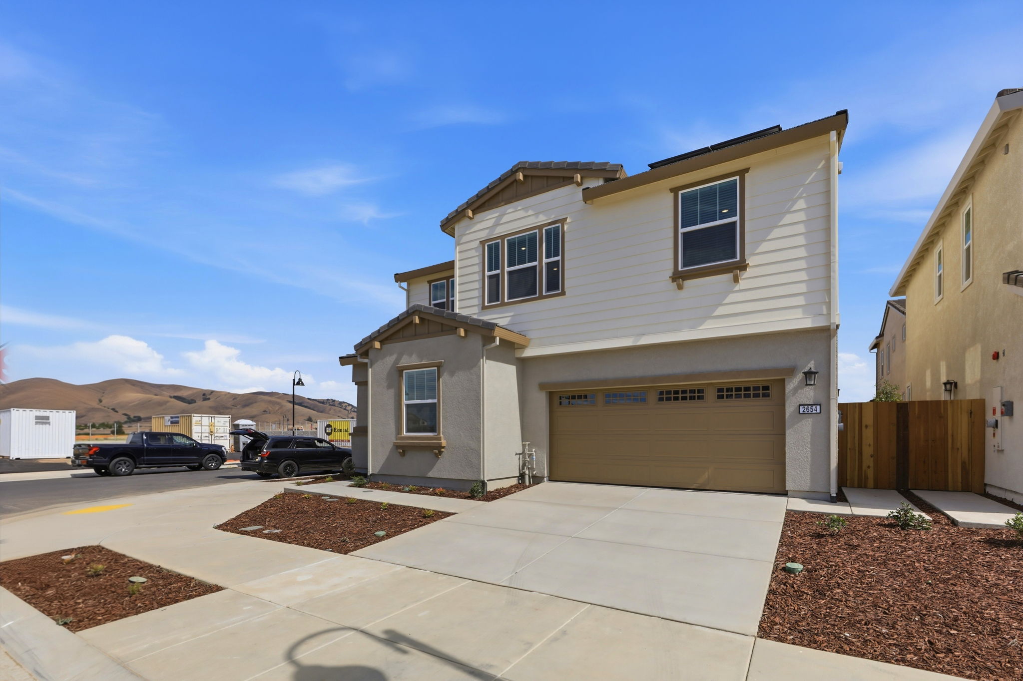003_F8_2654 Briones Dr