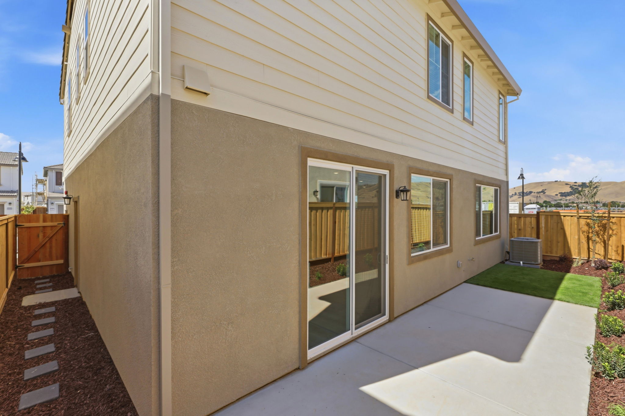 036_F8_2654 Briones Dr