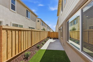 037_F8_2654 Briones Dr