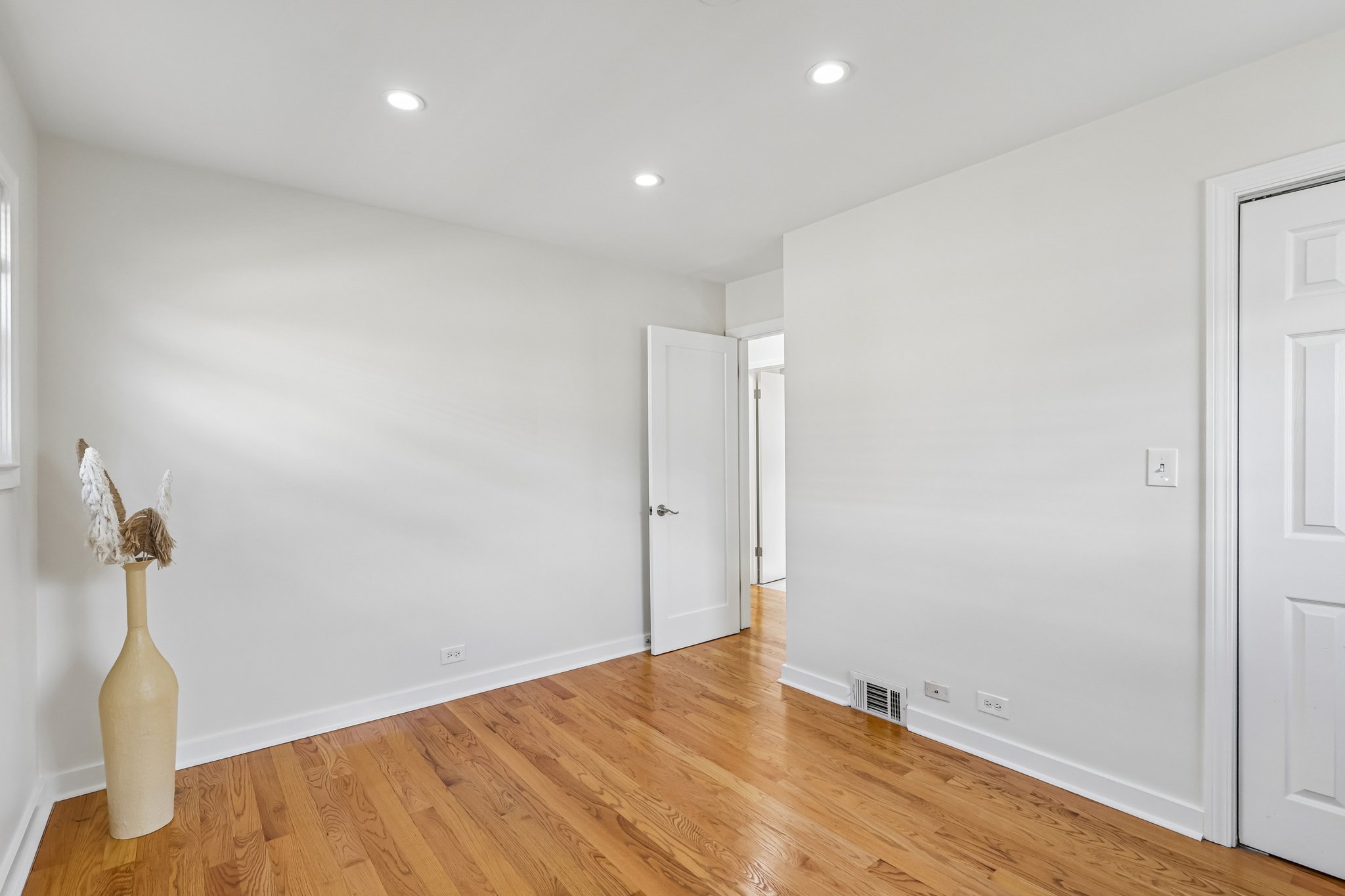 W Catalpa Ave-S1706-017.jpg