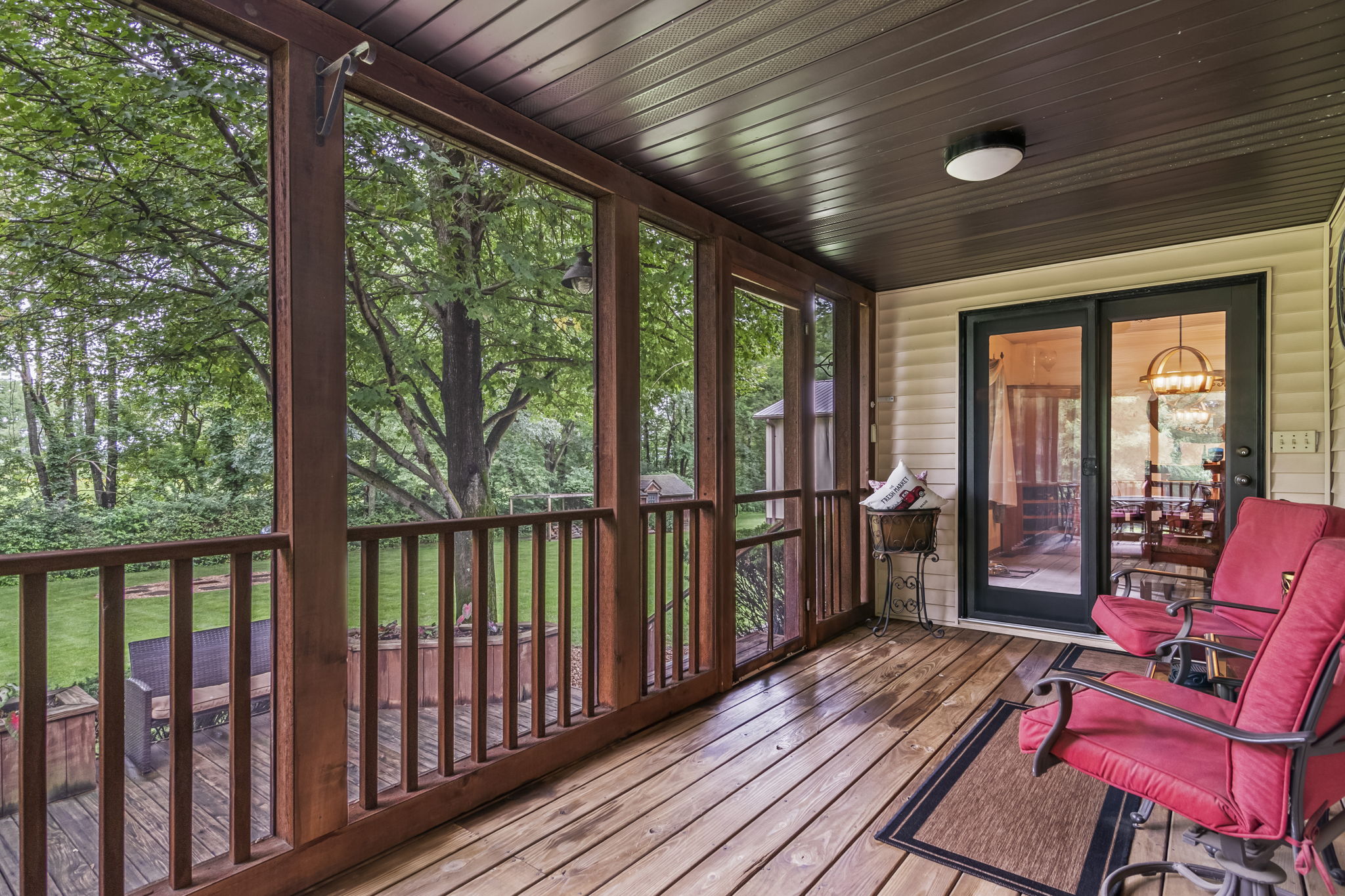 Screened-in Porch