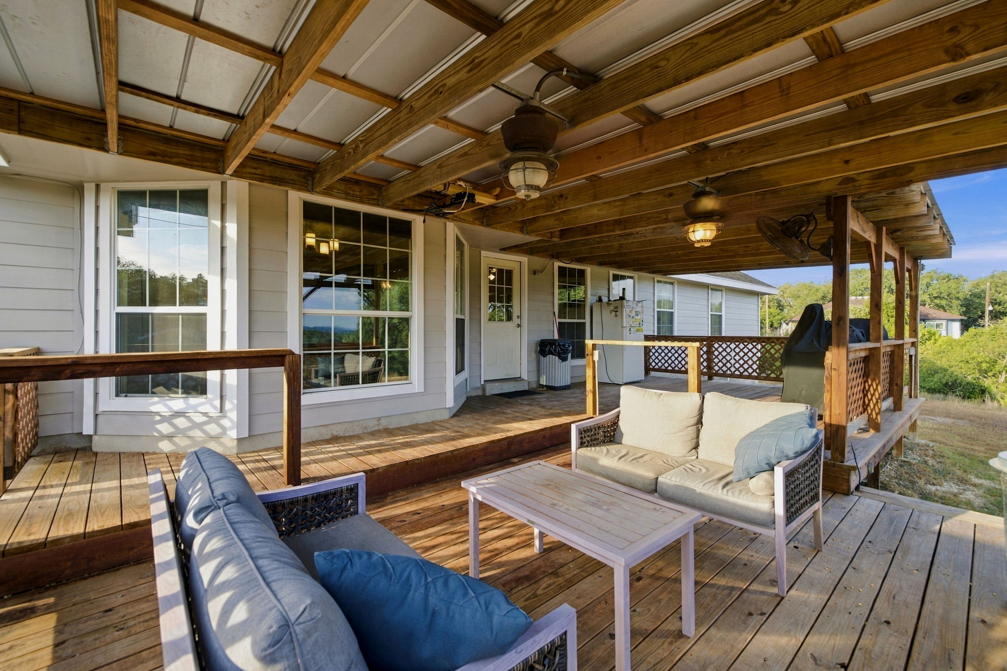  Photo 44