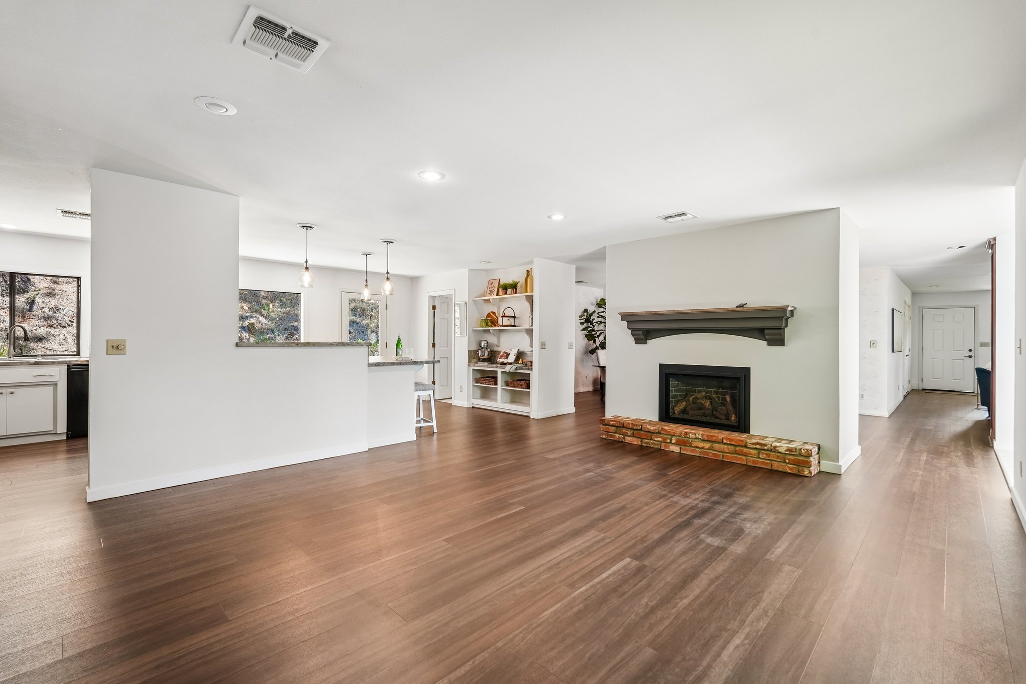 Glenview Dr-S1706-009.jpg
