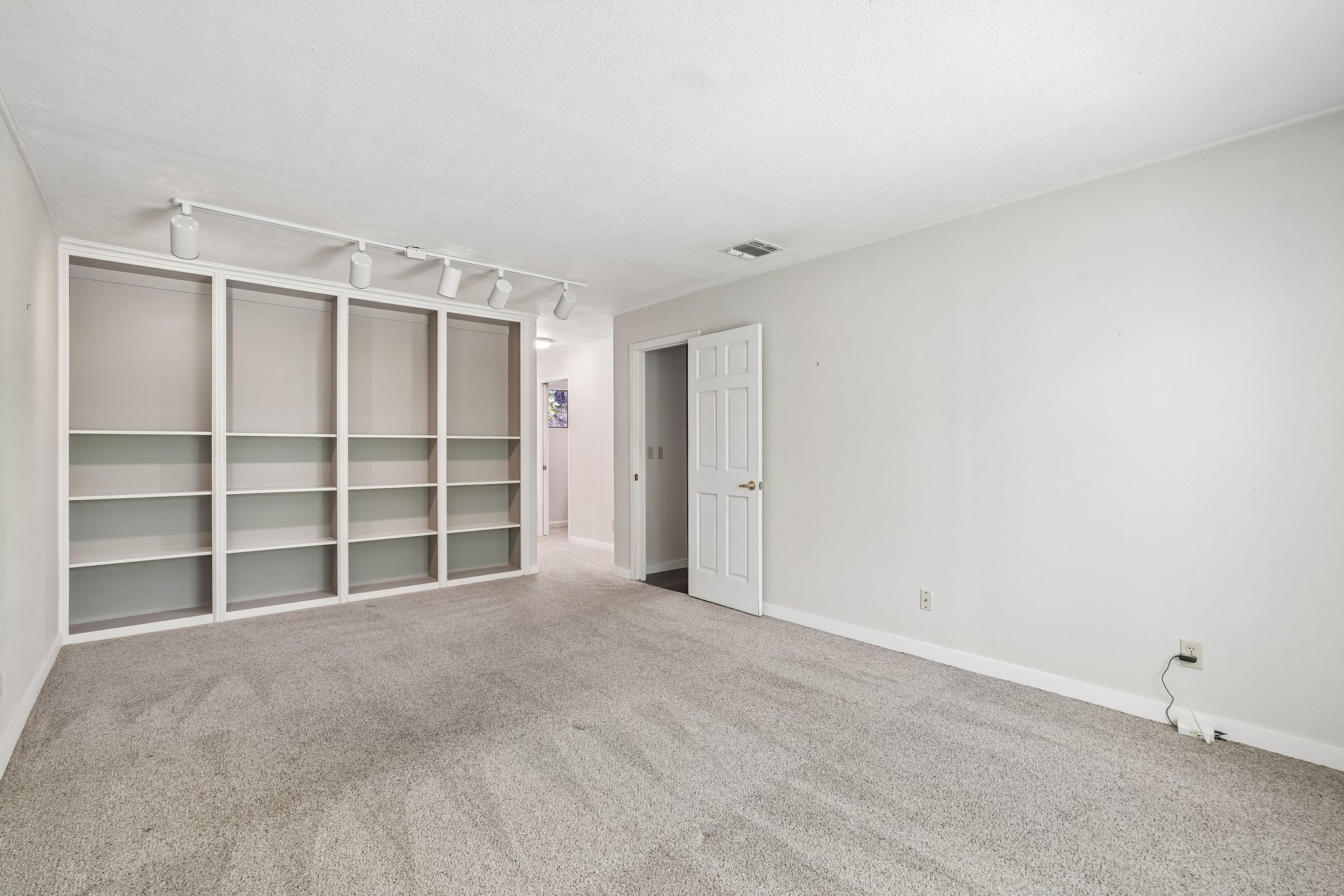 Glenview Dr-S1706-031.jpg