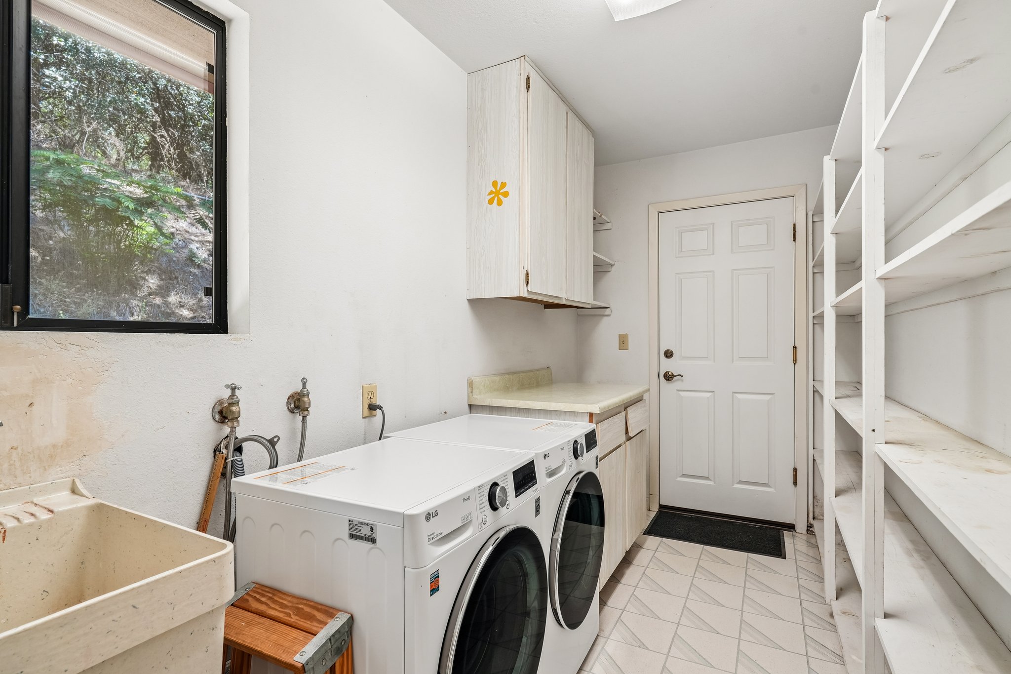 Glenview Dr-S1706-034.jpg