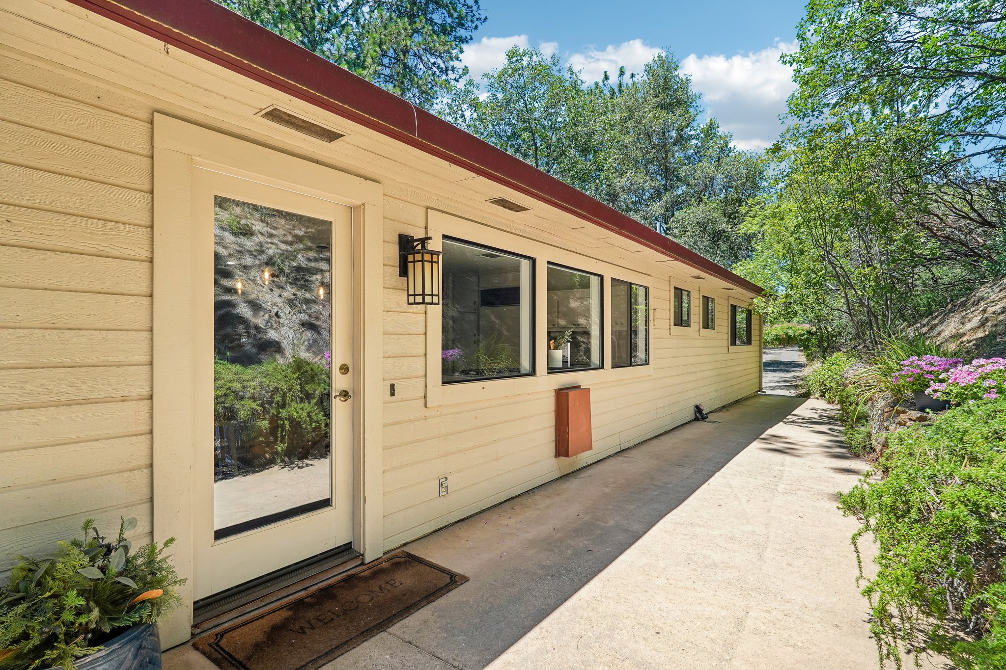 Glenview Dr-S1706-035.jpg