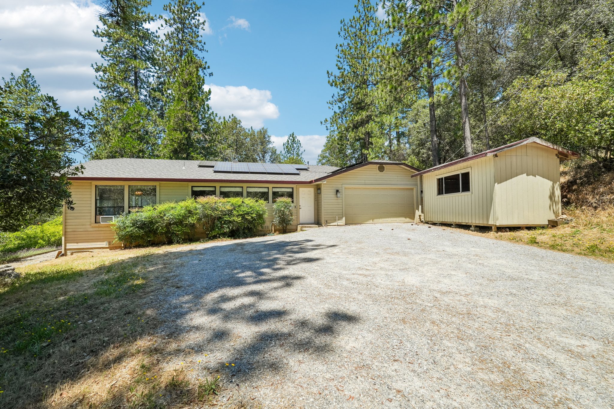 Glenview Dr-S1706-036.jpg