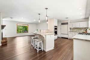 Glenview Dr-S1706-015.jpg