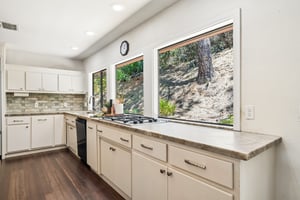 Glenview Dr-S1706-016.jpg