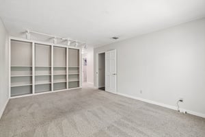 Glenview Dr-S1706-031.jpg
