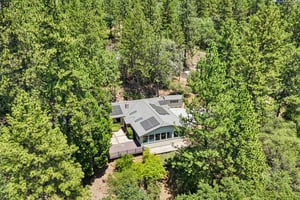 Glenview Dr-S1706-043.jpg