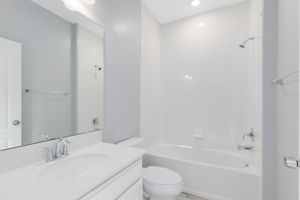 Upstairs guest bath