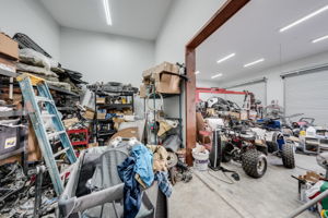 Workshop/Car Lift