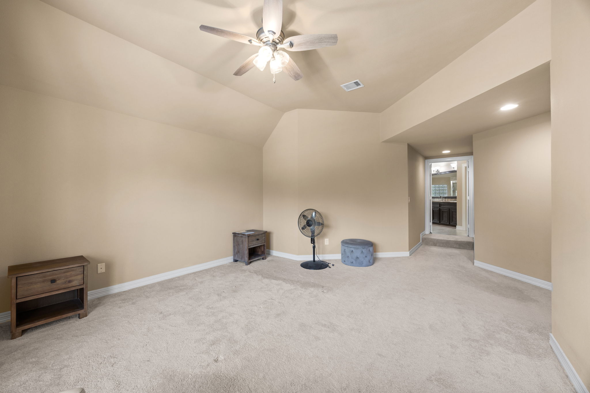  Photo 57
