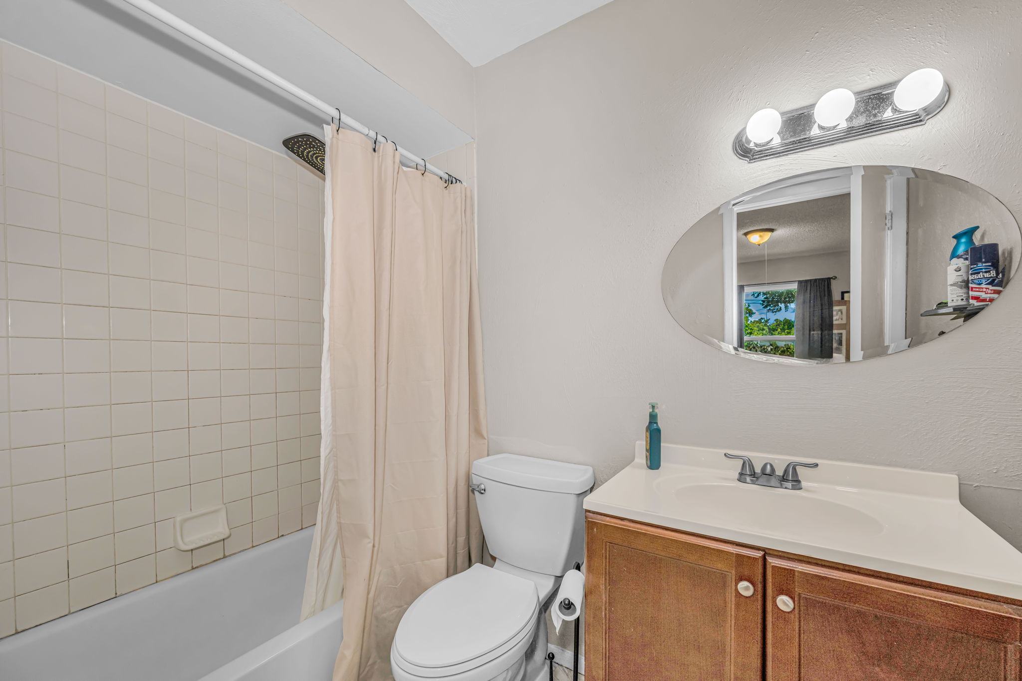 Primary Bathroom 1b
