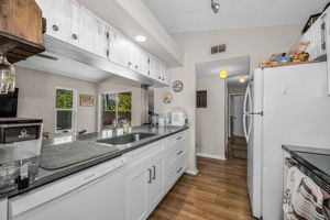 Kitchen 1-e