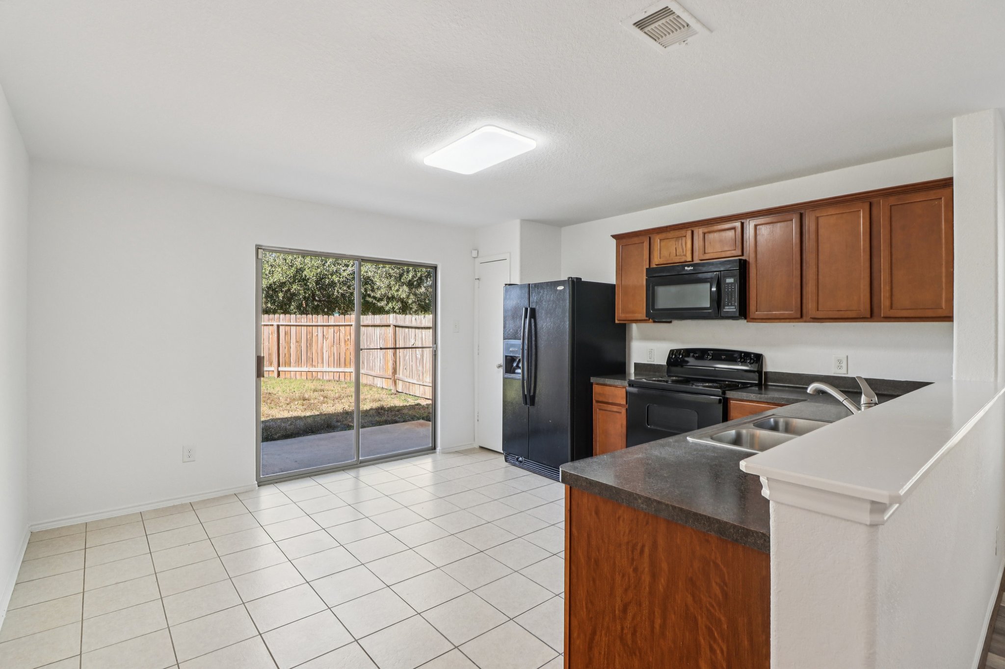 Cyrus Hill Dr-S0301-012.jpg