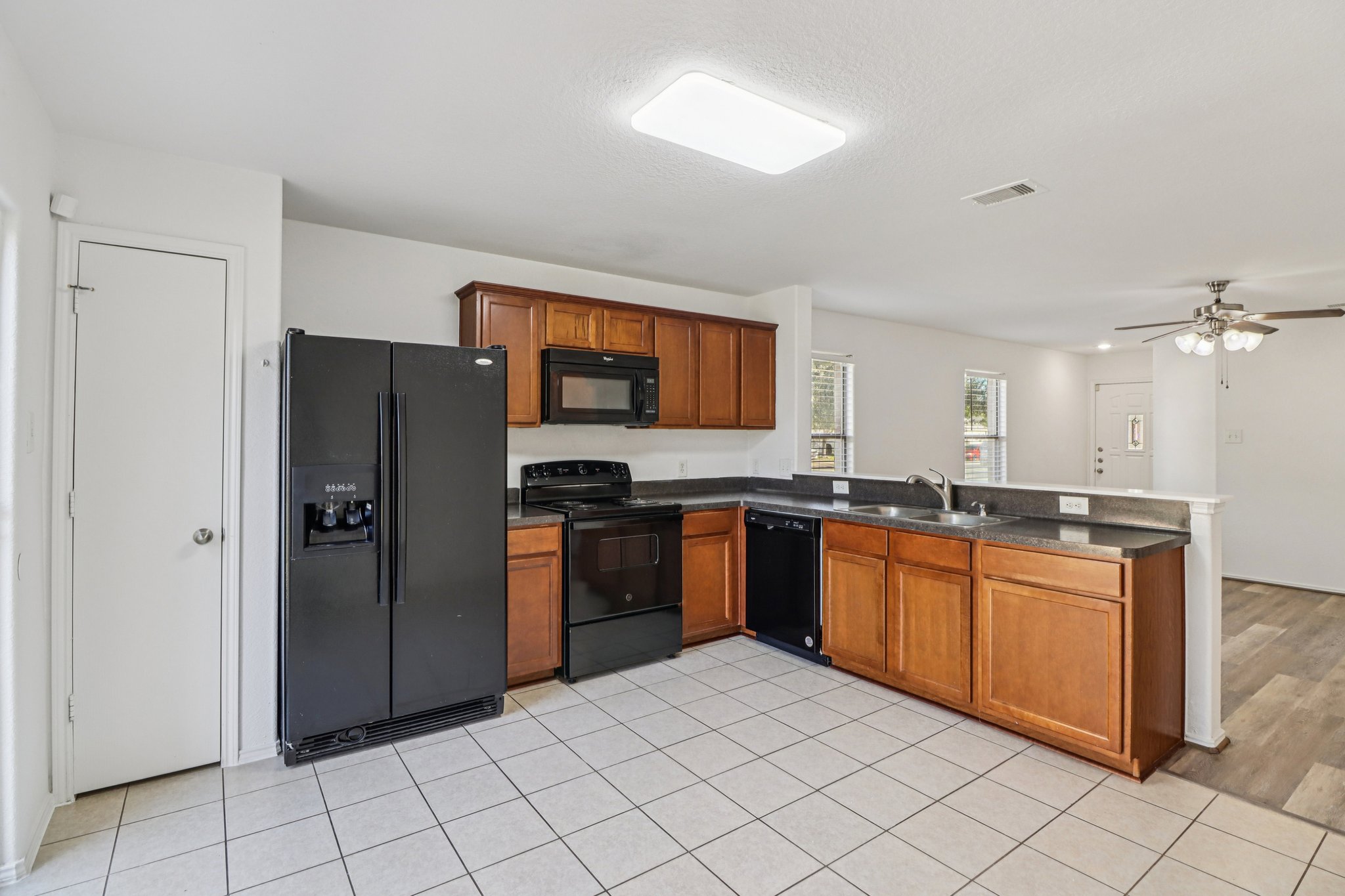 Cyrus Hill Dr-S0301-013.jpg