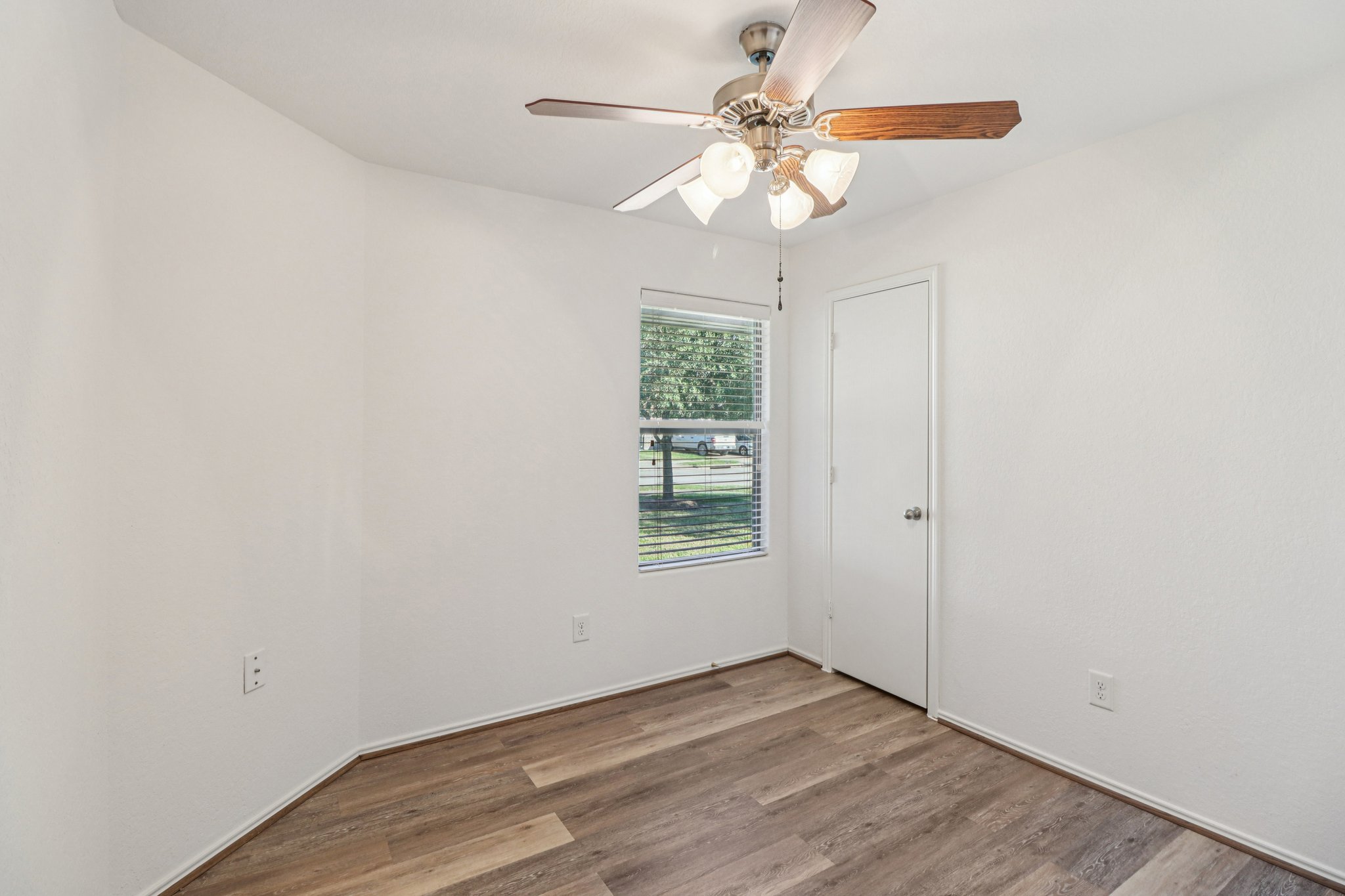 Cyrus Hill Dr-S0301-016.jpg