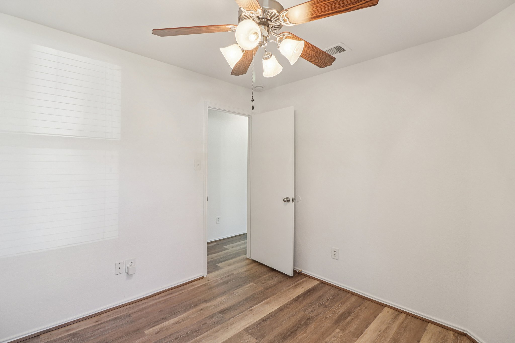 Cyrus Hill Dr-S0301-017.jpg