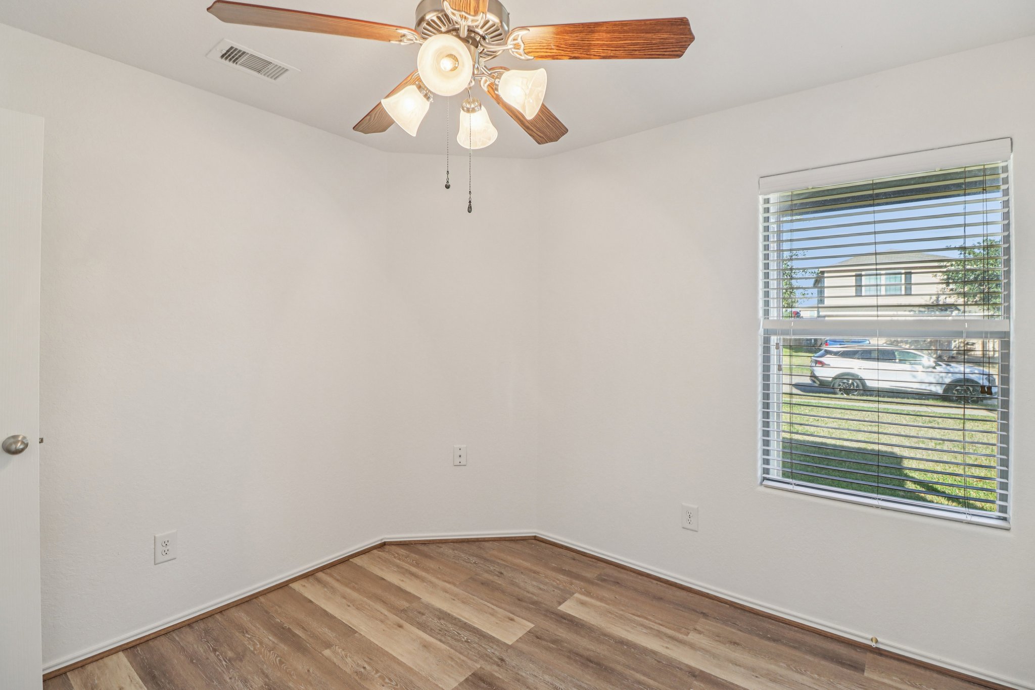 Cyrus Hill Dr-S0301-018.jpg