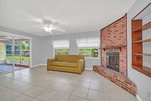 26632 E Cove Dr, Tavares, FL 32778, USA Photo 4