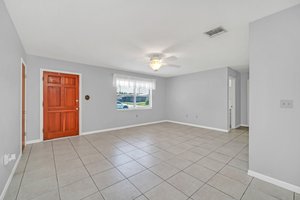 26632 E Cove Dr, Tavares, FL 32778, USA Photo 2