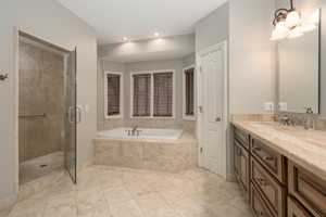 2665 Invitational Dr, Oakland Charter Township, MI 48363, USA Photo 37