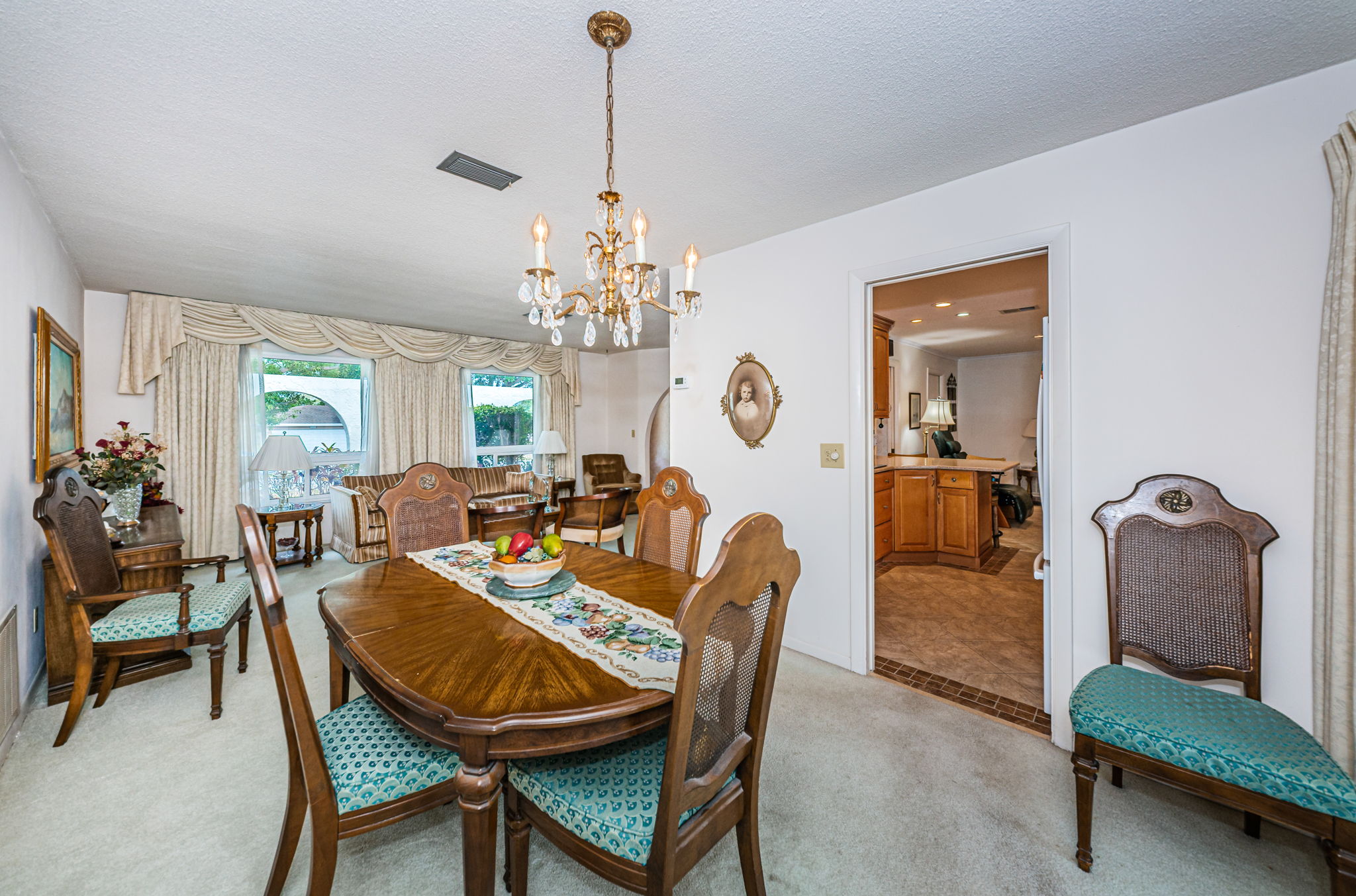 Dining Room3