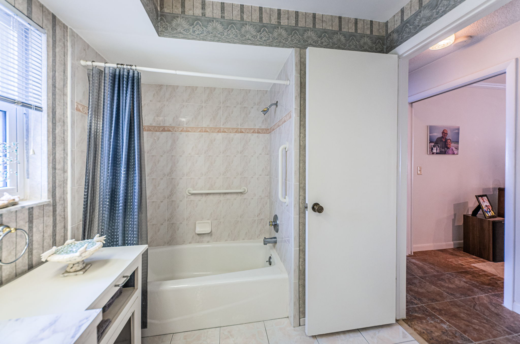 Bathroom2b
