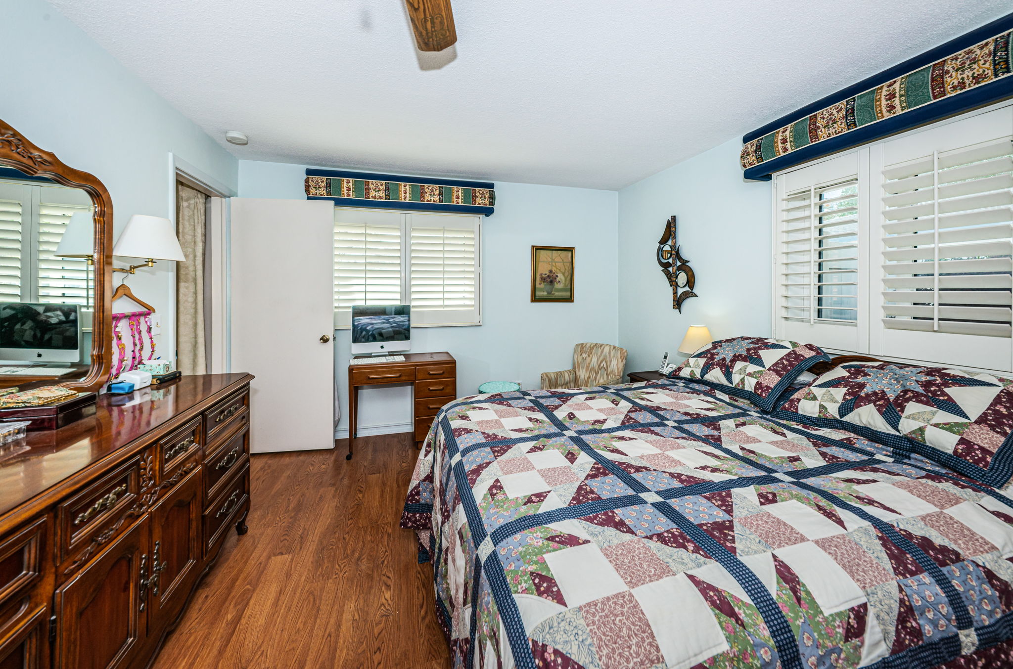 Primary Bedroom1b