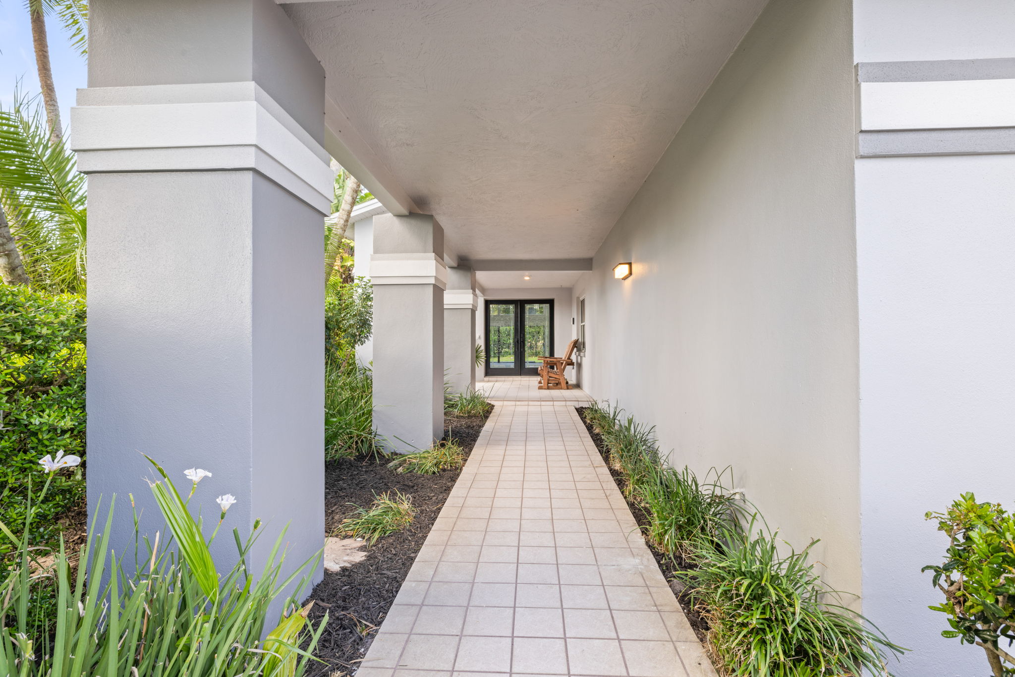 Front Entrance - 495A7884