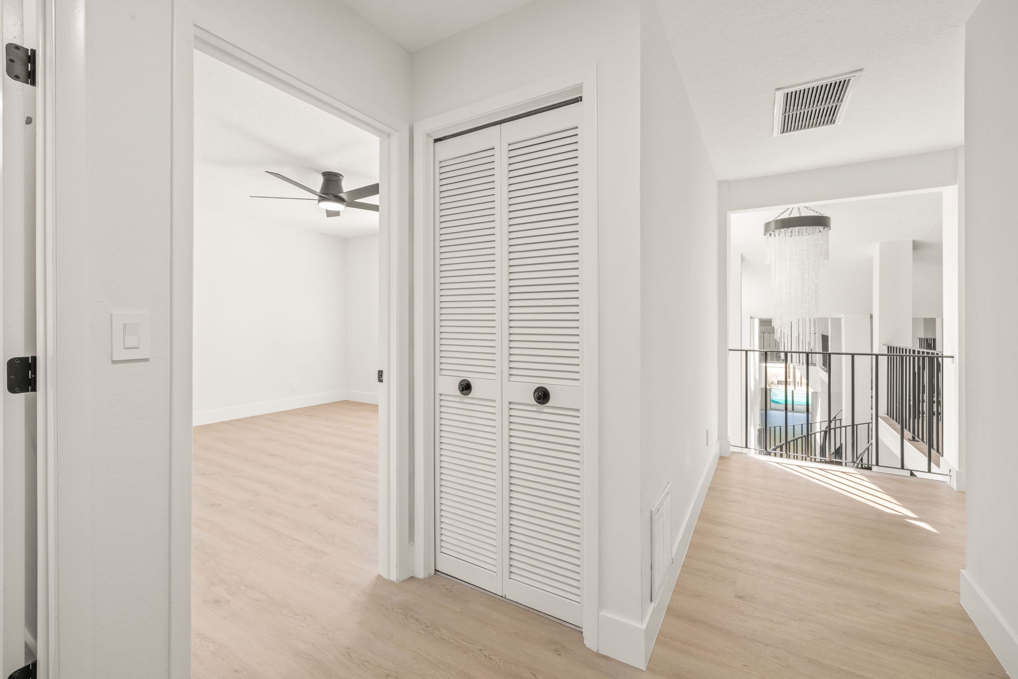 Hallway 2nd Floor - 495A7800