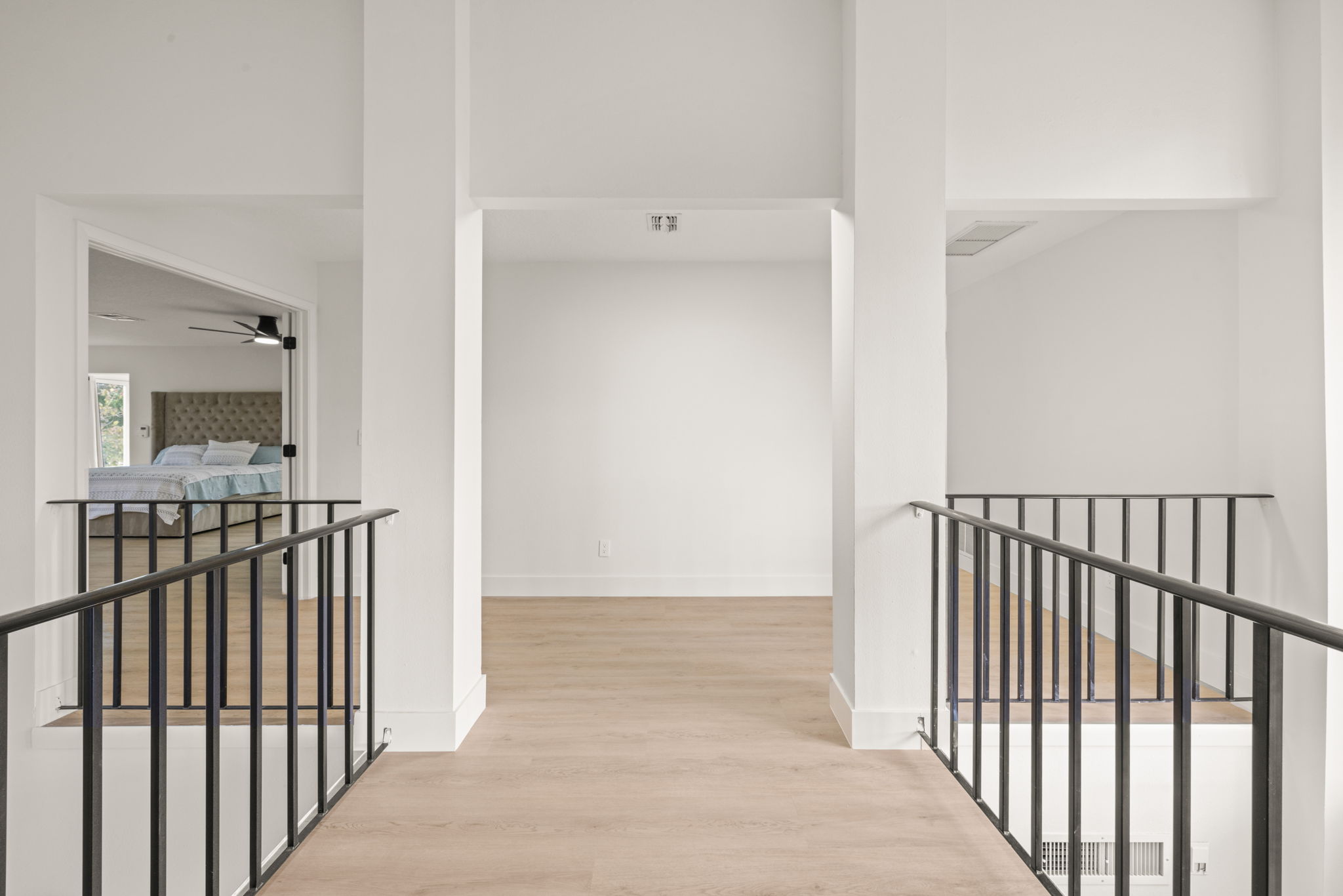 Hallway 2nd Floor - 495A7869